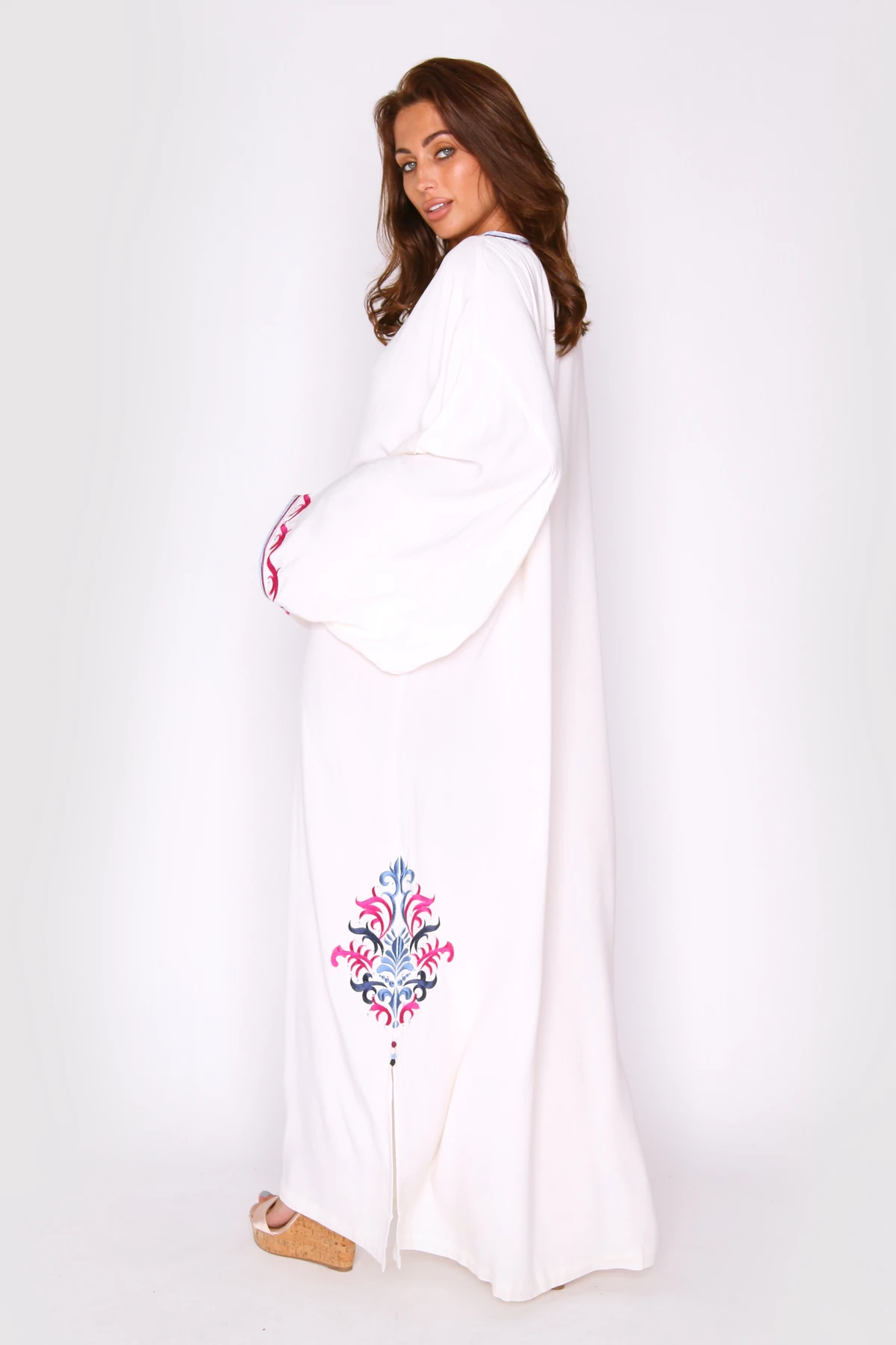 Kaftan Albina Colour Embroidered Long Sleeve Split Hem Maxi Dress in White