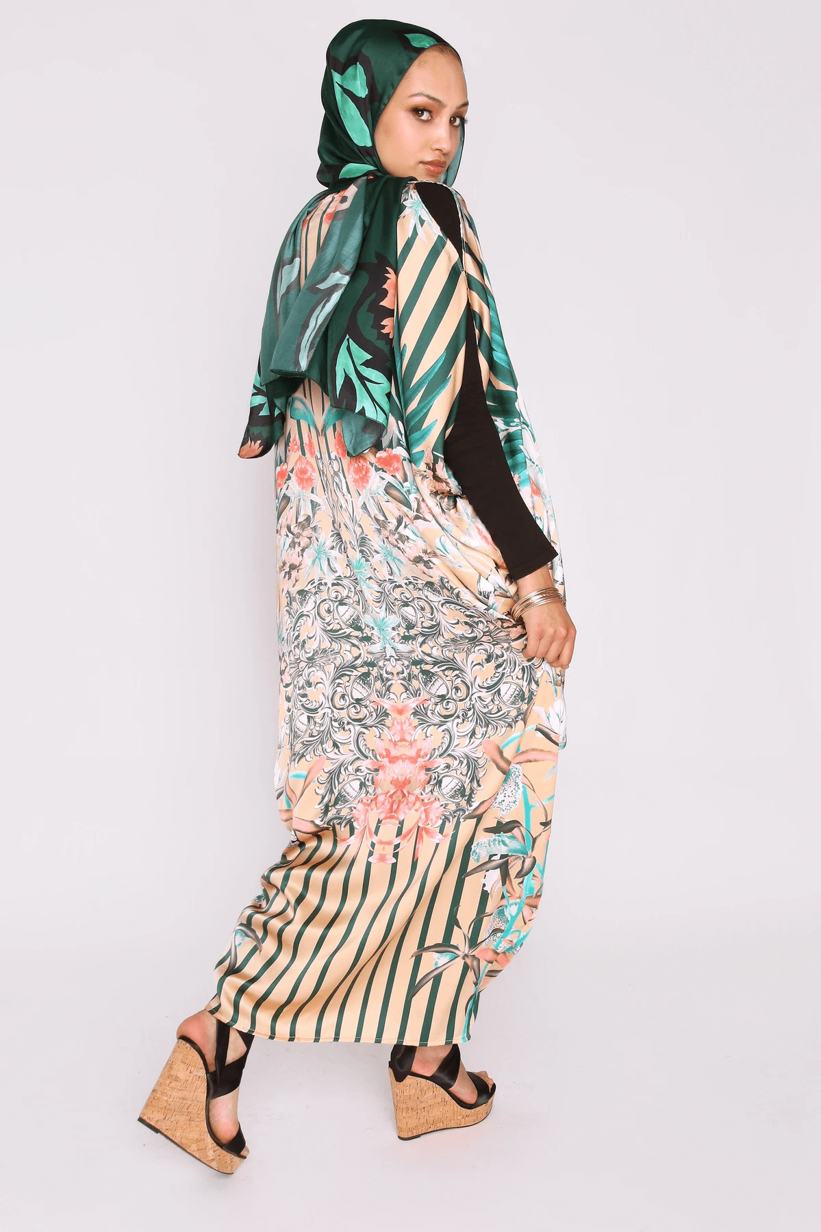 Kaftan Deborah Split Short Sleeve Maxi Dress in Salmon and Green Print