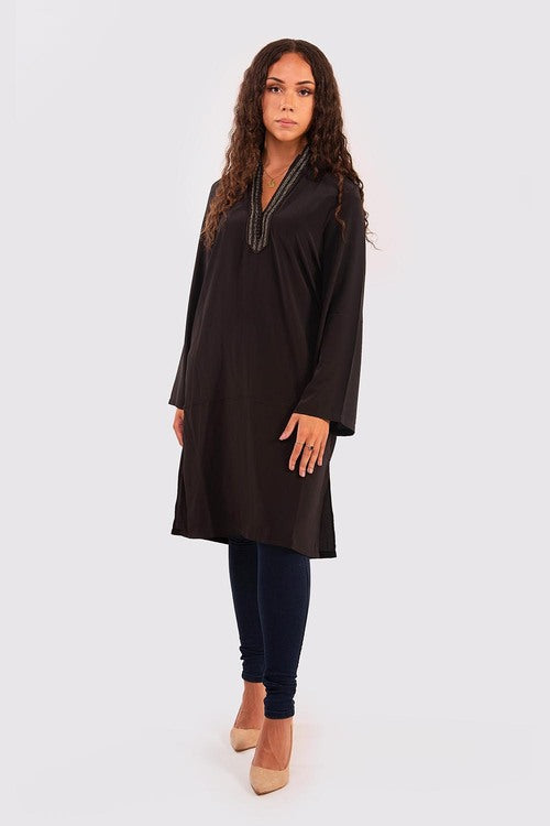 Chourouk Tunic-Style Longline Long Sleeve Top with Belt in Black
