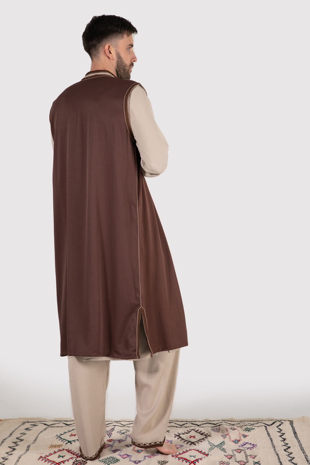 Jabador Achraf Men's Longline Thobe Sleeveless Vest and Trousers Embroidered Co-Ord Set in Brown