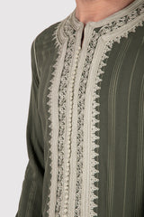 Jabador Nouh Embroidered Collarless Long Sleeve Tunic Top and Trousers Men's Co-Ord Set in Striped Green