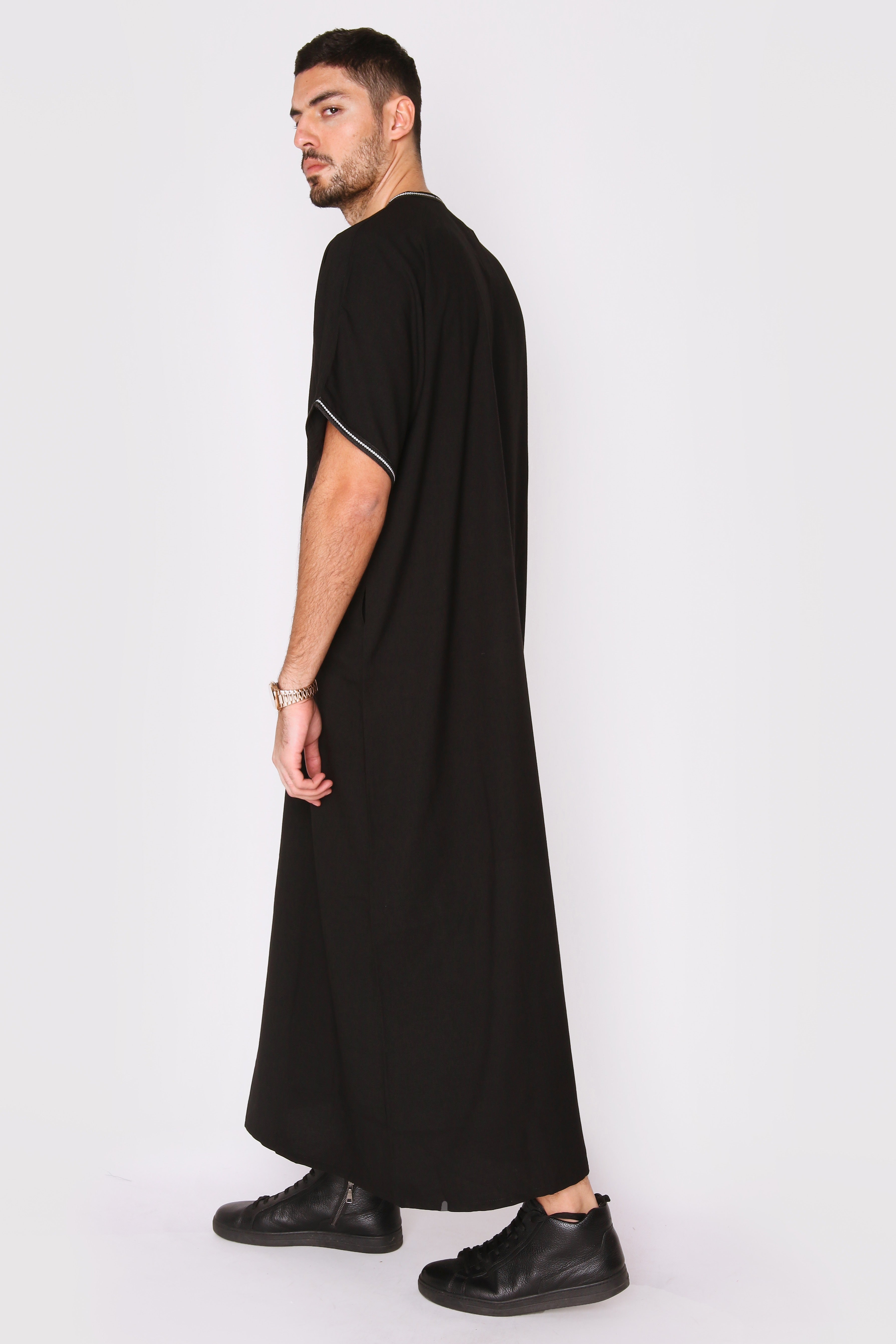 Gandoura Hassan Men's Short Sleeve Full-length Embroidered Robe Casual Thobe in Black