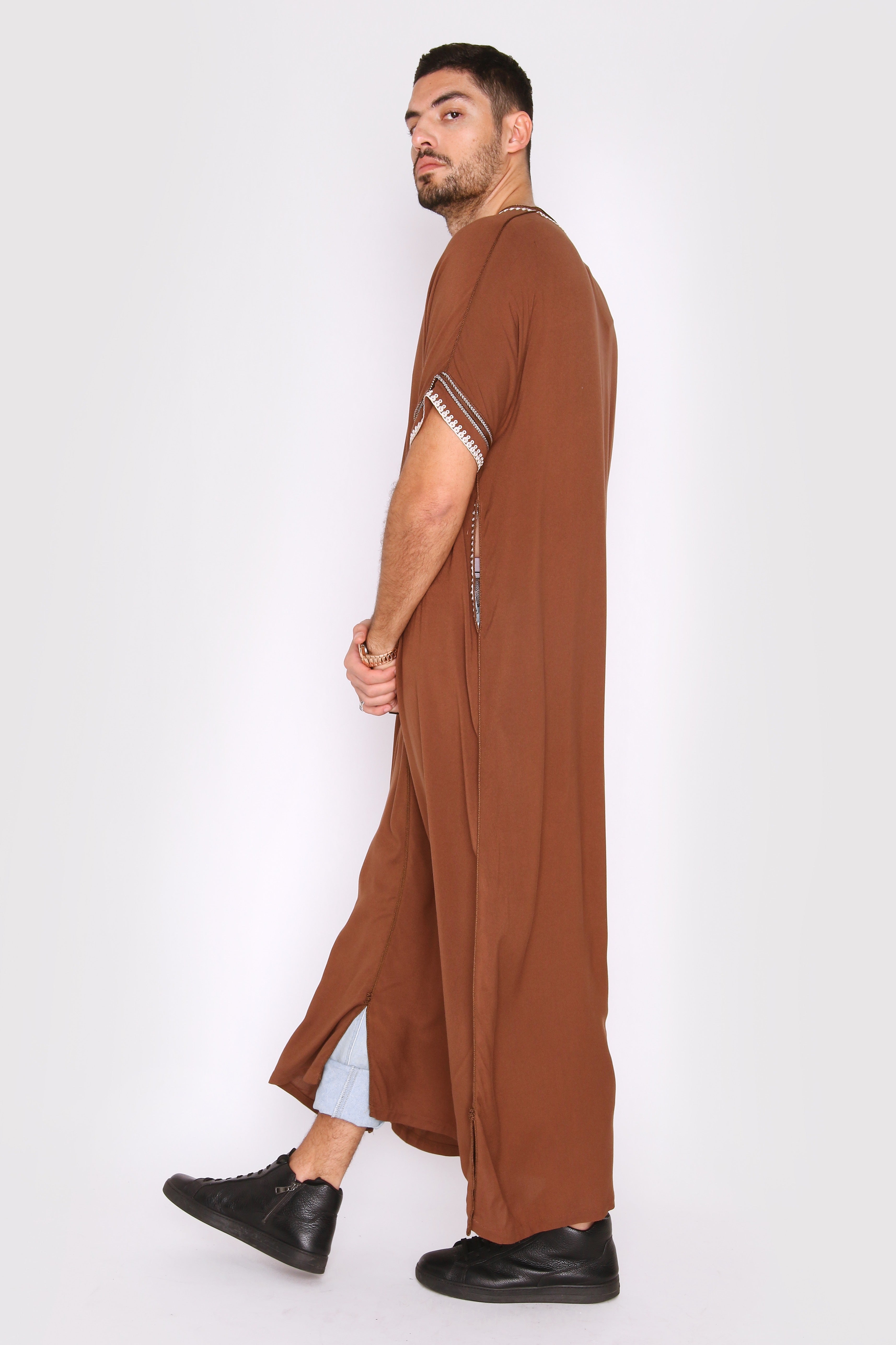 Gandoura Sevilla Men's Short Sleeve Full-Length Pocket Robe Thobe in Brown